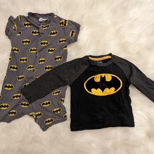 set of 2 boys toddlers batman onesie shirt sz 12-18 mos